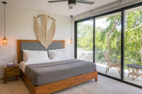 BÄAK- B207-2 BED 360 Infinity ROOFTOP POOL Jungle Views